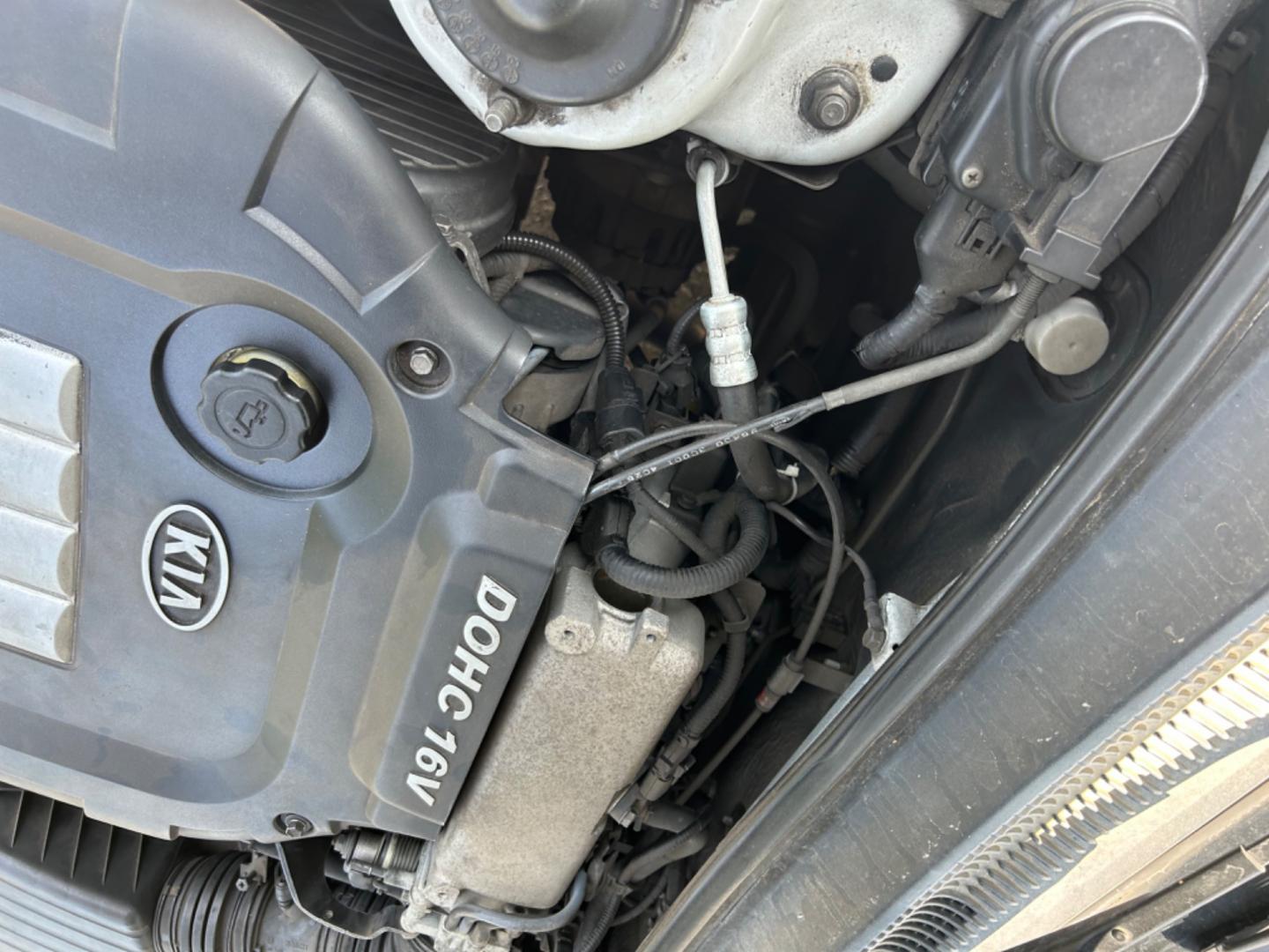 2004 Kia Optima (KNAGD126945) , located at 1758 Cassat Ave., Jacksonville, FL, 32210, (904) 384-2799, 30.286720, -81.730652 - $3500.00----------2004 KIA OPTIMA LX 129,627 MILES EXTRA CLEAN ICE-COLD AIR CONDITIONING 4-DOOR SUNROOF ALLOYS SPOILER RUNS GREAT ASK ABOUT 50/50 BHPH FINANCING FOR THIS VEHICLE CALL US NOW @ 904-384-2799 - Photo#24